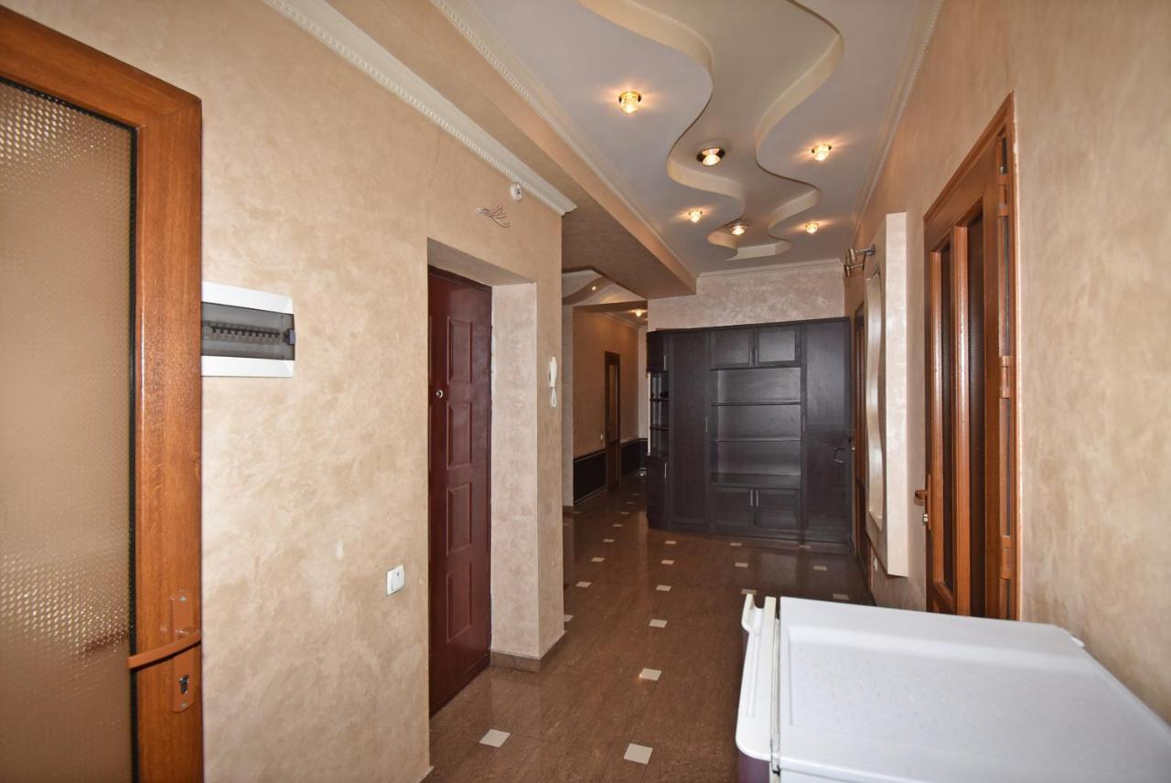Armenak Apartment 5-Комнатная Yerevan Exterior photo